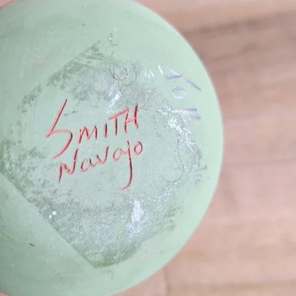 Navajo hand made pottery red clay wedding vase signed by artist. - Picture 8 of 9